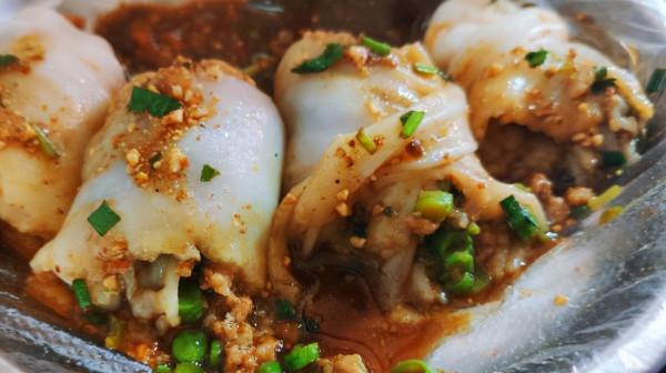 廣西大媽賣小吃，生意太好遭嫉恨，鄰居每隔3天警告1次