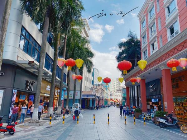 佛山市順德區著名的商業街,兩側都是傳統騎樓,彷彿穿越到了南洋 佛山市順德區著名的商業街,兩側都是傳統騎樓,彷彿穿越到了南洋