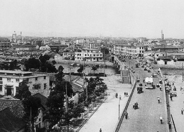 1931年內,周總理在汕頭一豪華旅社休息,因看到牆上的一張合影,立即決定轉移 1931年內,周總理在汕頭一豪華旅社休息,因看到牆上的一張合影,立即決定轉移