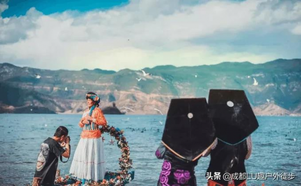 瀘沽湖畔格桑花開，探尋最後的女兒國