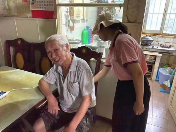 住養老院，和子女住，自己住，哪個更幸福？看看這三位老人的選擇