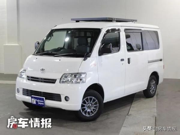 20萬級的豐田房車，長4米自動擋帶四驅，開著辦公還能做飯和午休