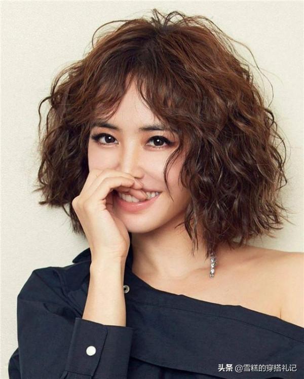 女人過了48歲儘量別留長髮、燙捲髮！推薦這5款髮型，太減齡