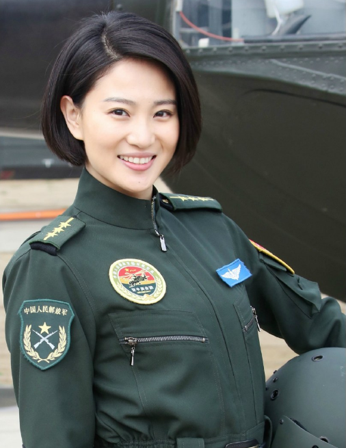 濃妝豔抹就別演軍人了!這8位女星告訴你,什麼才是颯爽英姿 濃妝豔抹就別演軍人了!這8位女星告訴你,什麼才是颯爽英姿