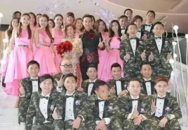 6位娶“醜妻”的男明星，個個都死心塌地，最長的相守38年