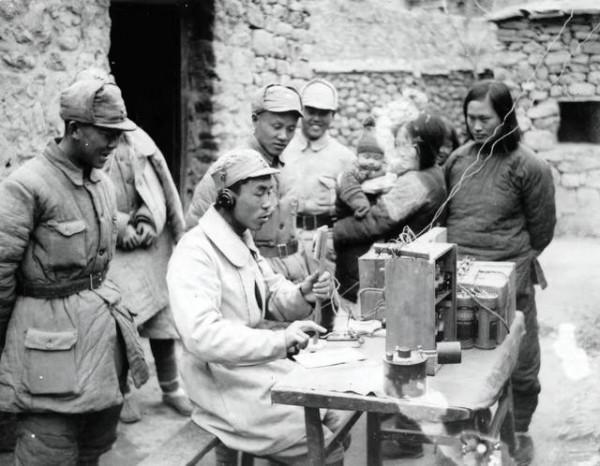 國軍戰俘拿了兩塊大洋回家，朱德惜才追回：每月給80大洋，留下