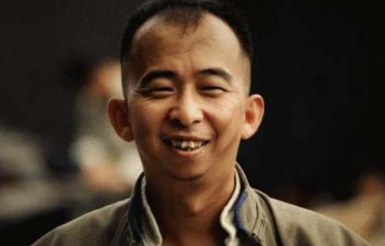 40歲醜男巨興茂的“清醒”，撕開了多少明星的遮羞布