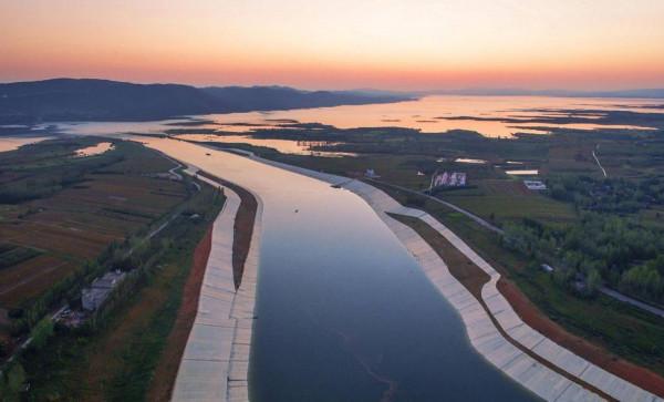 鑿開喜馬拉雅山,雅魯藏布江水引入新疆,中國這2工程能實現嗎? 鑿開喜馬拉雅山,雅魯藏布江水引入新疆,中國這2工程能實現嗎?