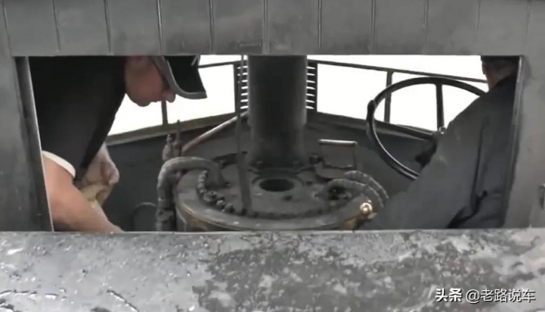 英國蒸汽動力的最後倔強 駕駛室裡帶個大鍋爐的哨兵卡車