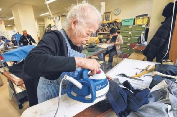 “啃老”的生活真的好嗎？日本骨灰級啃老族：把人間啃成地獄