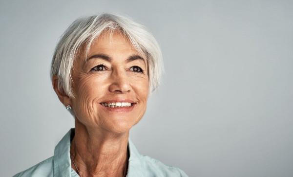 正常情況下，多大年齡才會長白髮？