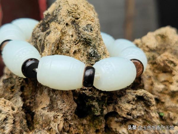 ［好物分享.白玉鼓形珠手串］|最是那一低頭，腕間的霜華