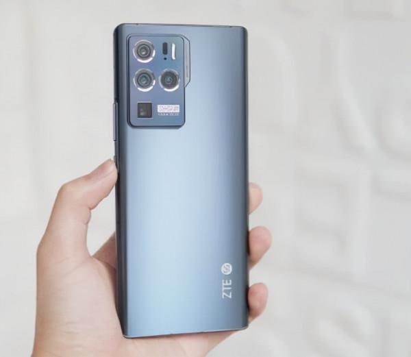 6400萬四攝無奈加速退場,重回3998!66W+曲面屏 6400萬四攝無奈加速退場,重回3998!66W+曲面屏