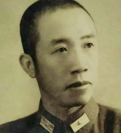 鄭作民：黃埔一期生，因不想打紅軍被老蔣撤職，後在抗戰中犧牲