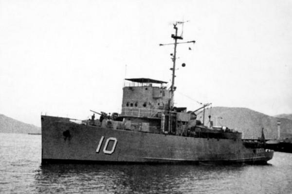 南海艦隊截獲一封情報，周恩來看後深吸一口氣，連忙給葉帥打電話