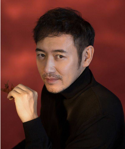 13歲成為“瓊男郎”,開過酒吧跨界做了演員,因《國子監》被關注 13歲成為“瓊男郎”,開過酒吧跨界做了演員,因《國子監》被關注