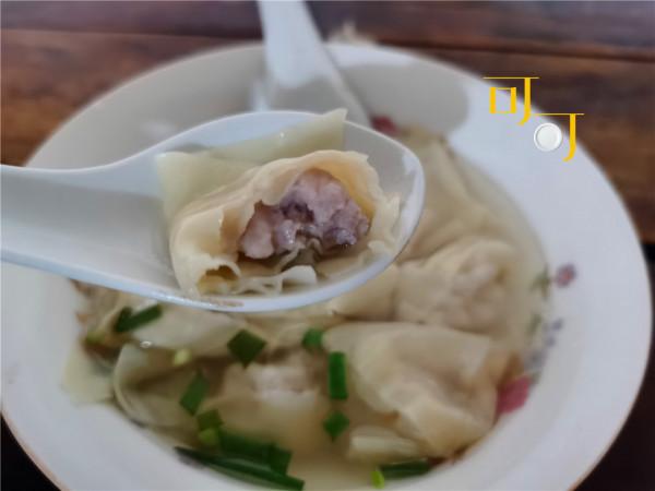 湖州荻港村的施家餛飩5元一碗,乾隆愛吃的鱔糊面,30元一碗 湖州荻港村的施家餛飩5元一碗,乾隆愛吃的鱔糊面,30元一碗