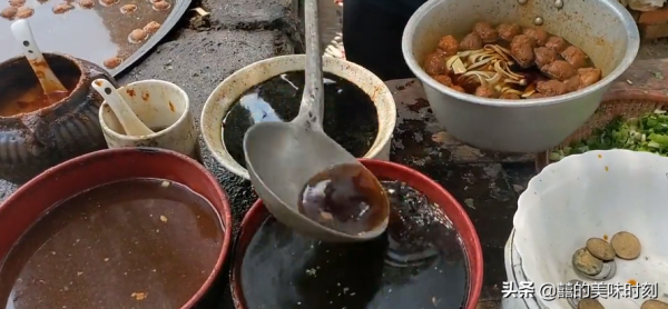 山東4代人賣百年小吃,6元一碗沒有肉,當地人吃不膩外地人不敢吃 山東4代人賣百年小吃,6元一碗沒有肉,當地人吃不膩外地人不敢吃