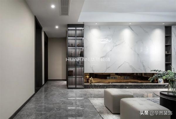 150㎡現代婚房，採用黑白灰三色拼貼拉伸空間、開放式廚房