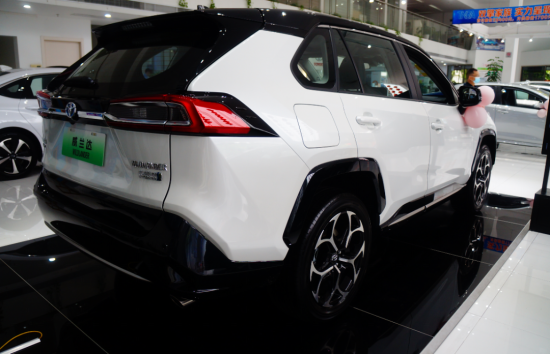 百公里加速5.9秒，一箱油能跑1152公里，威蘭達高效能版到店實拍