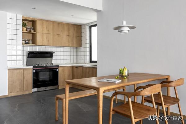 102㎡日式三居，百萬打造出的自然空間，日子過得與世無爭