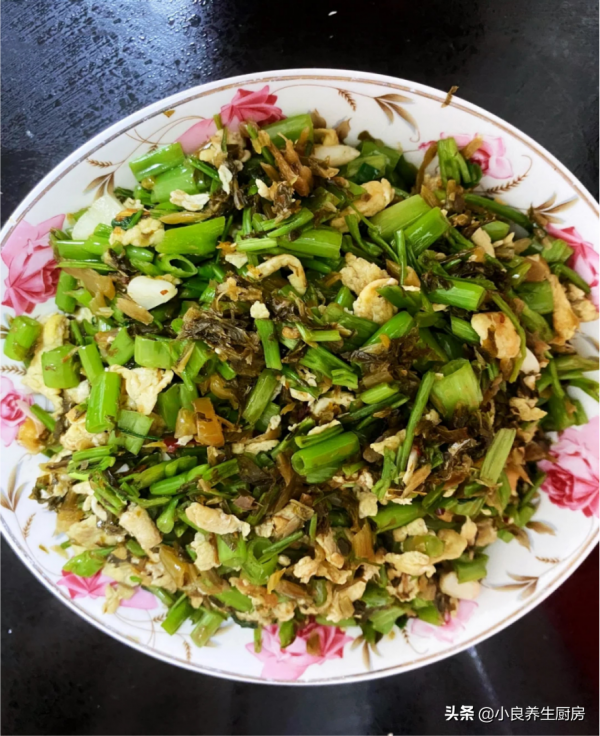 冬季，這菜湖南人天天吃，8分鐘出鍋，酸辣開胃，全家老小都愛吃