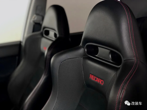 小姐姐連續擁有兩臺";街霸";EVO,完美詮釋何為巾幗不讓鬚眉 小姐姐連續擁有兩臺";街霸";EVO,完美詮釋何為巾幗不讓鬚眉