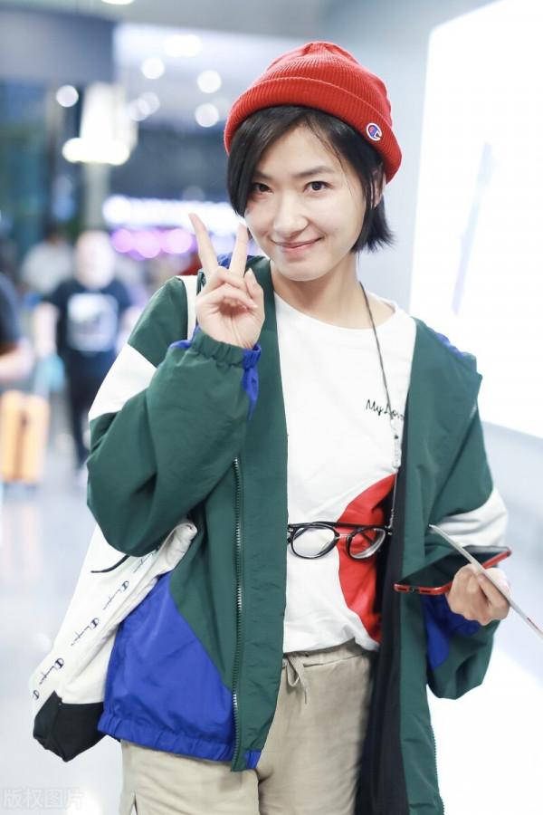 知性幹練：萬茜