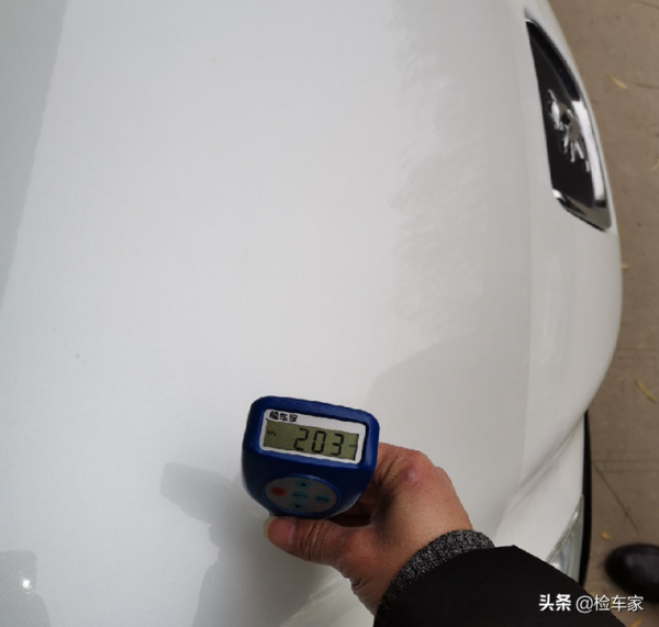 9萬塊買輛12年的法系跑車，小哥上來就砍價1萬，賣家：成交