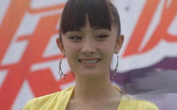 一組明星老照片，帶土味的趙麗穎，楊冪有沒有整容一眼便知