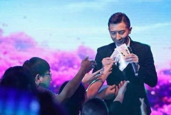 山寨版劉德華曾年入百萬保鏢無數，排面大過正牌，如今卻無人問津