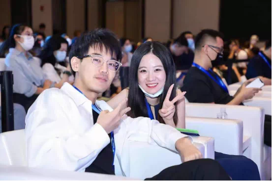 26歲山東小夥,北大本科,清華碩士,休學賣衣服,年銷售額破億 26歲山東小夥,北大本科,清華碩士,休學賣衣服,年銷售額破億