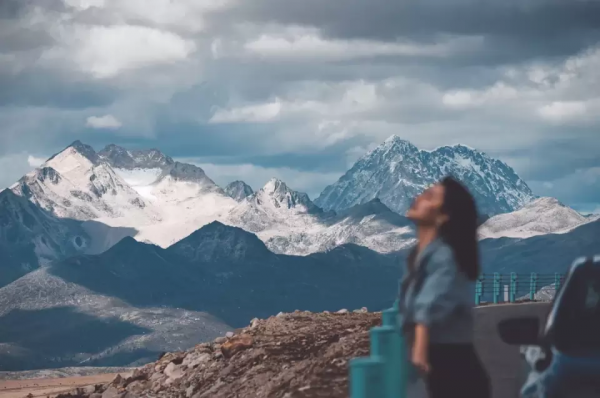 開2021最火的網紅車，打卡最熱的川西網紅店