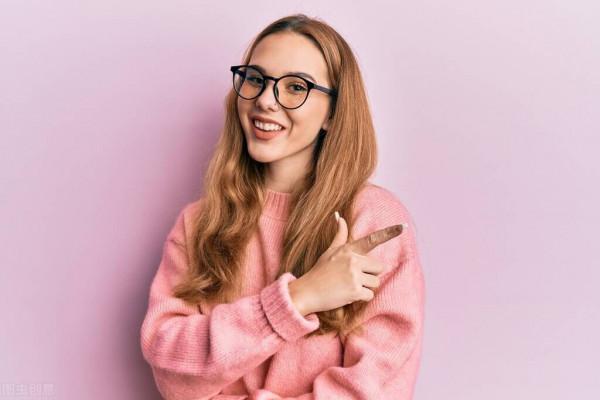 聰明的人有三多：失眠多，痛苦多，生病多