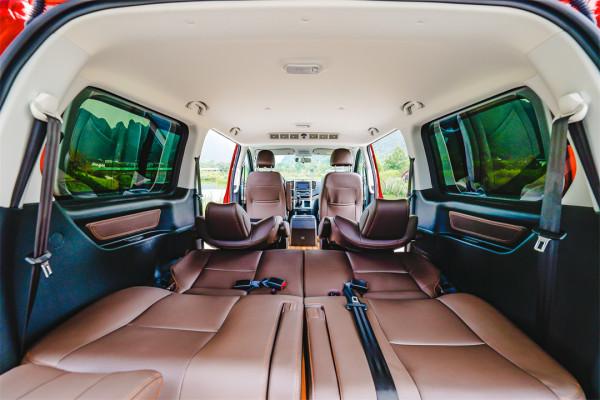 大空間的座艙 菱智PLUS旅行版三胎家庭新選擇! 大空間的座艙 菱智PLUS旅行版三胎家庭新選擇!