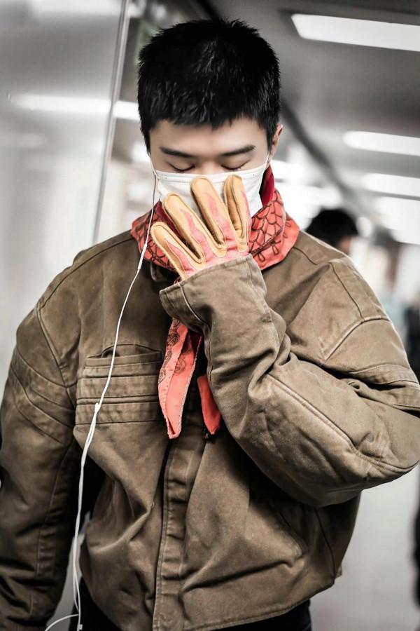 範丞丞機場穿搭，很特別的私服look