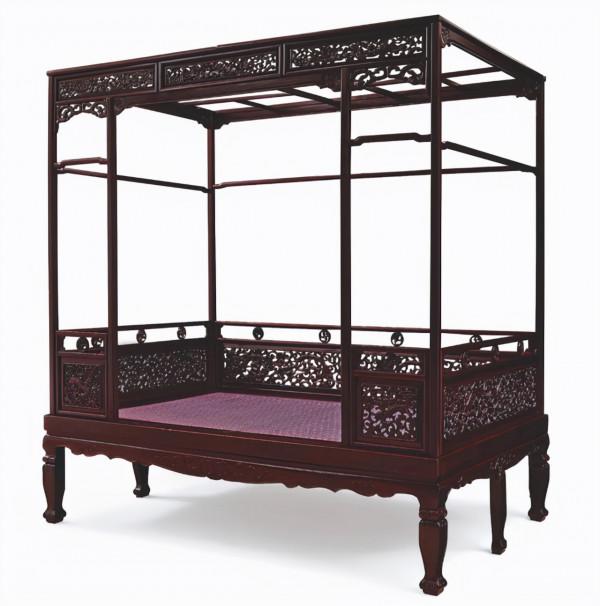 傳世孤例明晚期罕見黃花梨架子床即將亮相嘉德香港秋拍