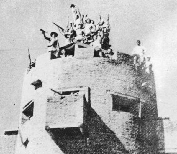 女乞丐被偽軍拖進炮樓，亮出三根針嚇退敵人，57年後針被國家收藏