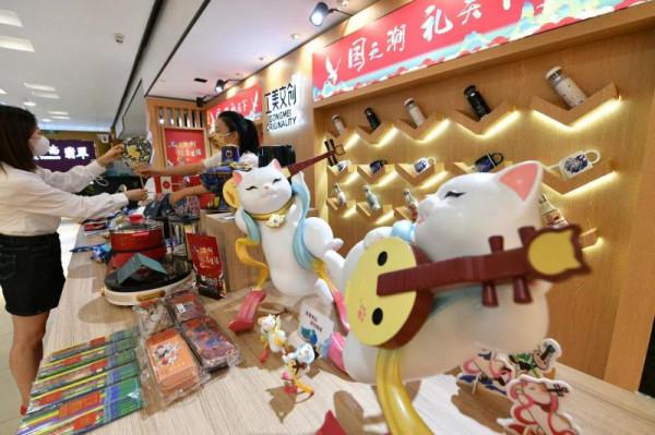 “工美文創”快閃店首發亮相王府井工美大廈 “工美文創”快閃店首發亮相王府井工美大廈