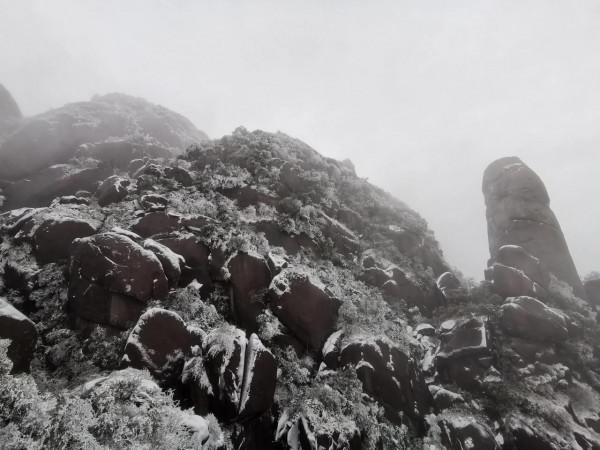 雪後登上饒靈山