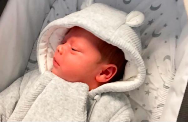 女子被醫生告知已懷孕6至8周,第二天就在家中產下6斤重寶寶 女子被醫生告知已懷孕6至8周,第二天就在家中產下6斤重寶寶