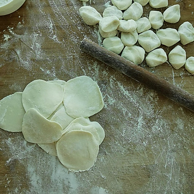 百吃不厭的韭黃肉水餃,你會做嗎? 百吃不厭的韭黃肉水餃,你會做嗎?