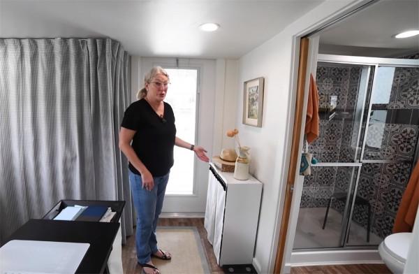 一位65歲奶奶獨居37㎡小家:利用4米層高做臥室,蝸居日子轉眼1年 一位65歲奶奶獨居37㎡小家:利用4米層高做臥室,蝸居日子轉眼1年