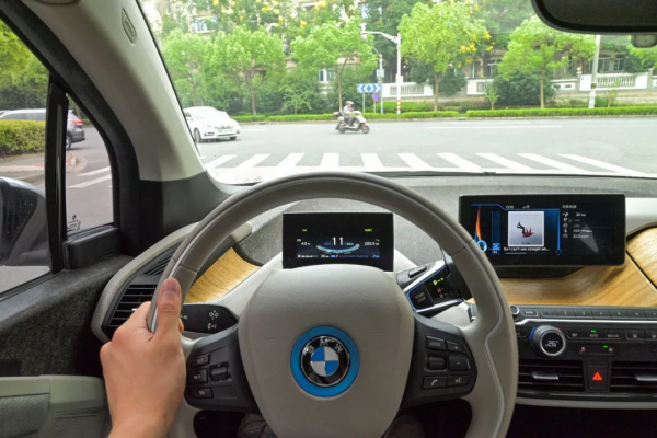 全碳纖“未來之車”，寶馬i3增程版亮點多多