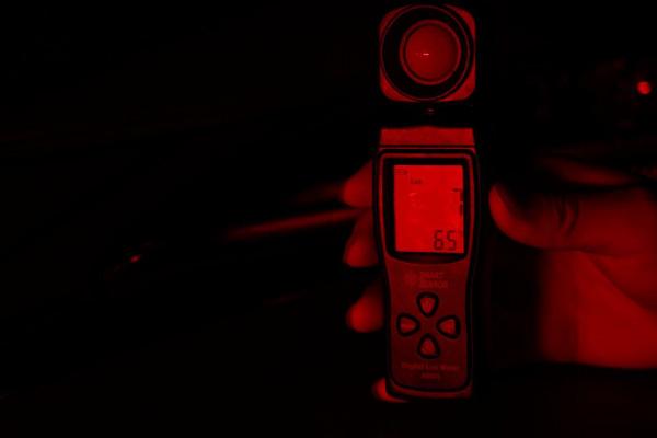 測試豐田凌放LED大燈，迷人的眼睛不露鋒芒