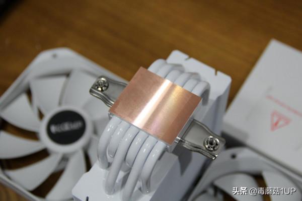 裝臺電腦，玩二十年前的網遊……用核顯就行，五開絲滑