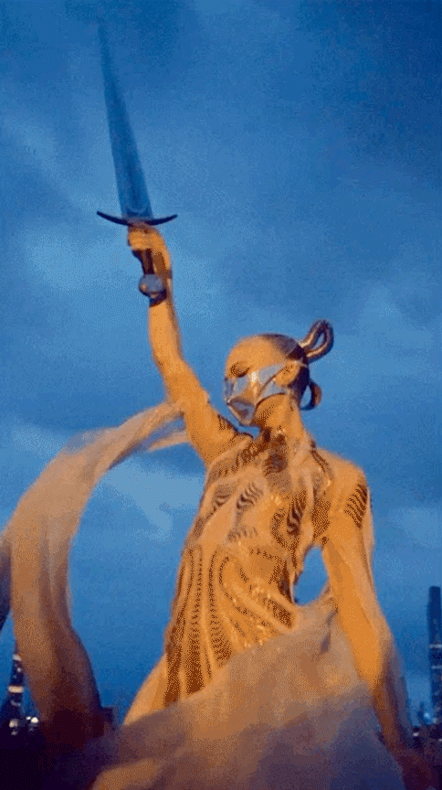 鞏俐第一次上《VOGUE》造型就翻車了？網友：我覺得很酷