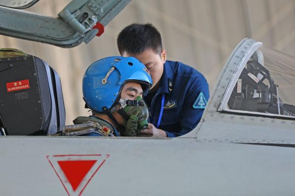 直擊南部戰區海軍航空兵某旅導彈攻擊訓練