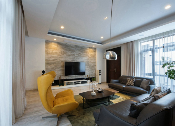 金碧不輝煌，閃耀但自然