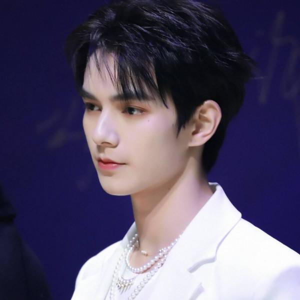 純天然被質疑“整容臉”，這些明星到底冤不冤？